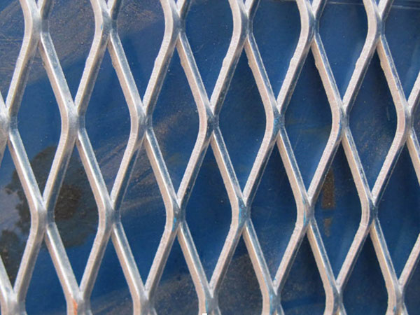 中型钢板网图片2